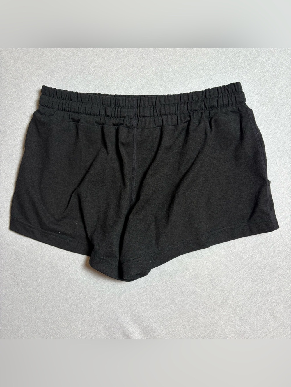 Vuori Halo Performance Shorts Black DreamKnit VW339 - Picture 2 of 5